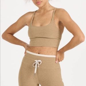 NWOT Vuori Long Line Elevation Bra medium small